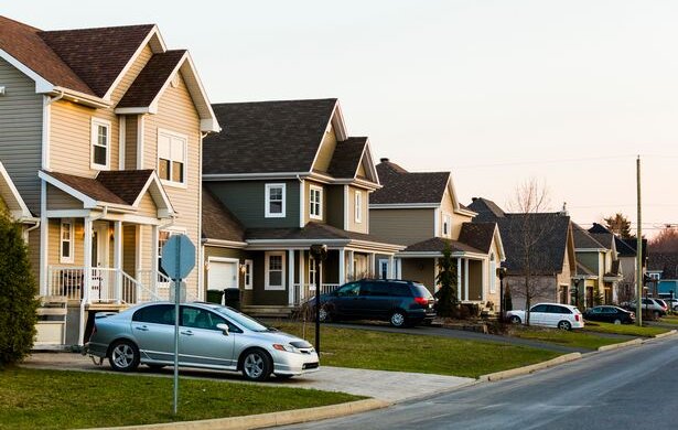 "Die jugendlichen Freunde meines Nachbarn versperrten mir ständig den Weg, also habe ich ihre versteckte Angewohnheit aufgedeckt"