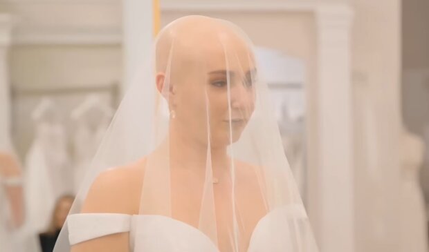 Die Braut mit der Glatze. Quelle: Youtube Screenshot