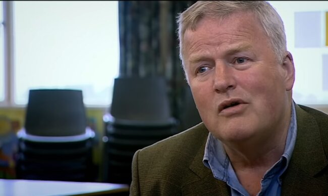 Der Mann ist echt sauer. Quelle: Youtube Screenshot