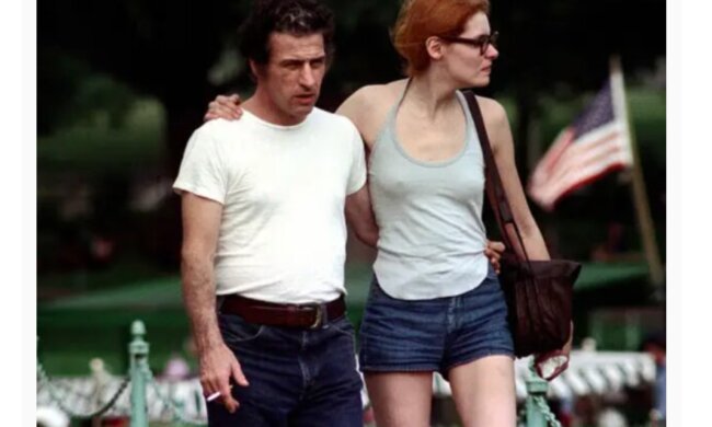 Blaue Denim-Shorts: der Lieblingstrend der amerikanischen Mädchen in den 70er Jahren