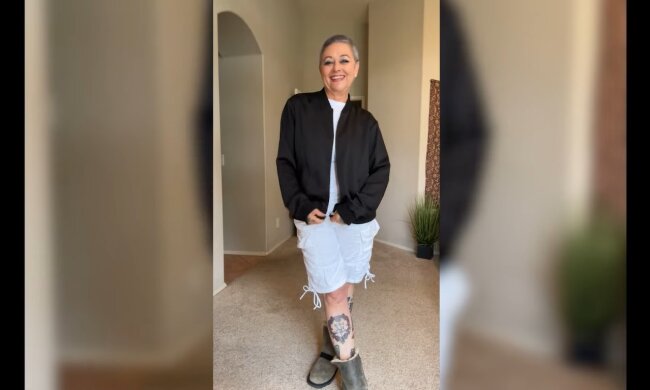 Das Kleidervergnügen einer 58-jährigen Frau. Quelle: Youtube Screensshot