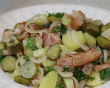 Deutscher Kartoffelsalat mit Bacon: schnelles und einfaches Rezept