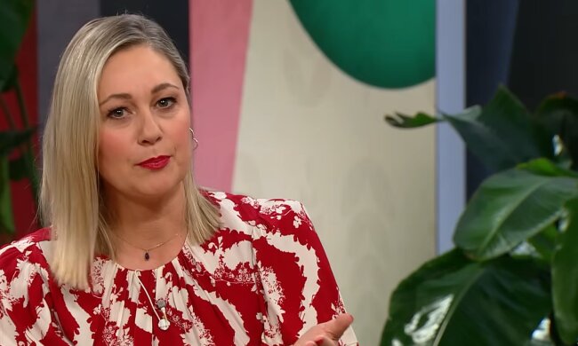 Ruth Moschner bricht mit klassischen Rollenbildern. Quelle: Youtube Screenshot