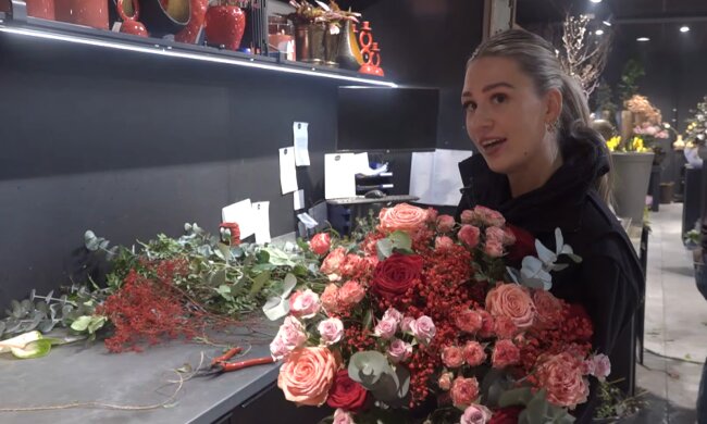 „Rosen, Tulpen, 80 Euro – so zeigt man mir, dass man mich liebt“. Quelle: Youtube Screenshot