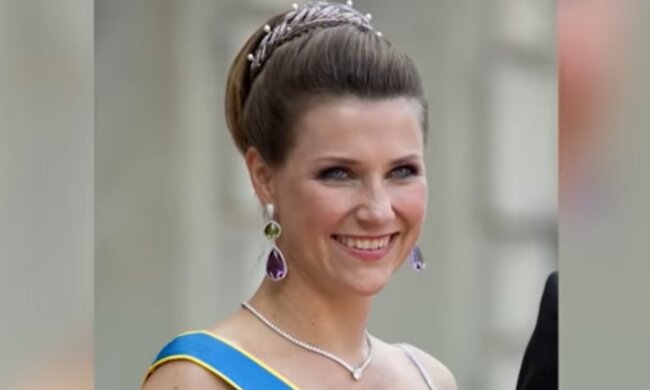 Märtha Louise und andere historische Persönlichkeiten. Quelle: Screenshot YouTube