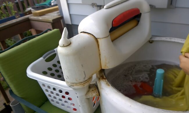 Treue Waschmaschine. Quelle: Youtube Screenshot