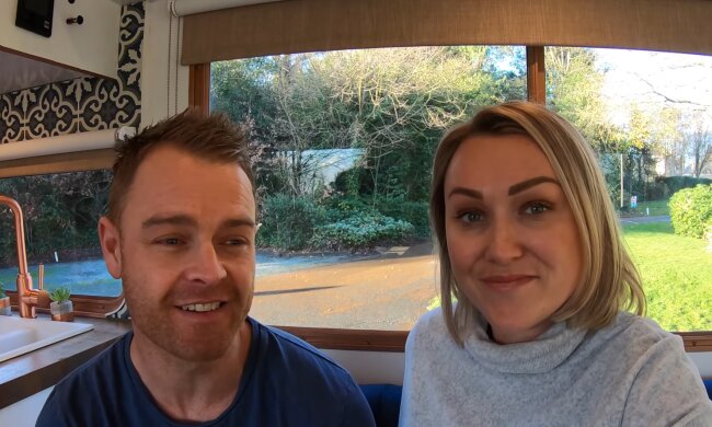 Familie auf Reisen. Quelle: YouTube Screenshot