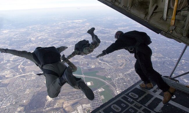 Glückliche Joan Murray fiel aus der Höhe von 4 km und überlebte