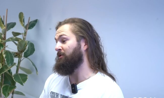 Der Heiratsantrag mit einer Bedingung. Quelle: Youtube Screenshot