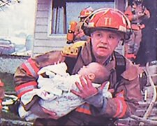 Feuerwehrmann rettete ein kleines Mädchen: 17 Jahre dauerte es, bis es dem Retter danken konnte