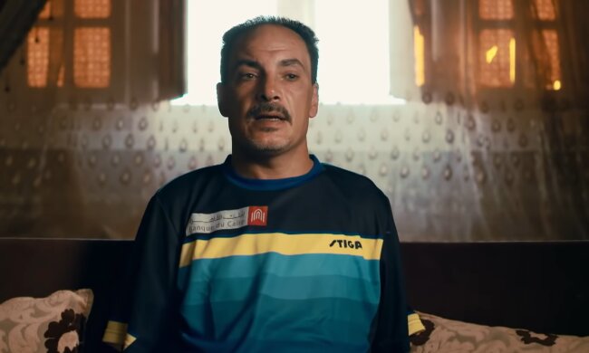 Wie Ibrahim Hamato lebt: der einzige Tennisspieler der Welt der keine Arme hat