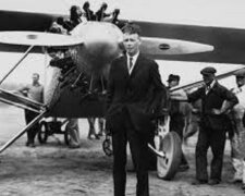 Die Geschichte von Charles Lindbergh: Der Mann, der den Atlantik zum ersten Mal alleine geflogen ist