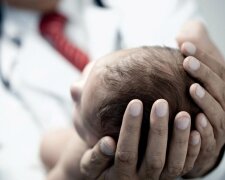 Geburt im Kreis der Familie: Eine Kanadierin gebar das Baby bei Anwesenheit ihres Mannes und älterer Kinder