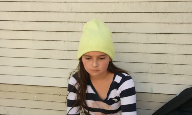 Ein obdachloses Mädchen. Quelle: Youtube Screenshot