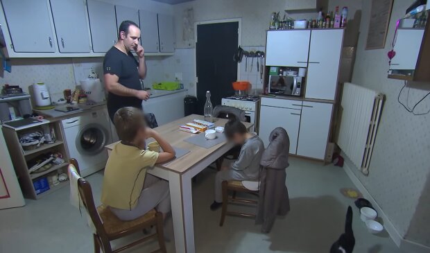 Die Kinder sollen nicht frieren. Quelle: Youtube Screenshot