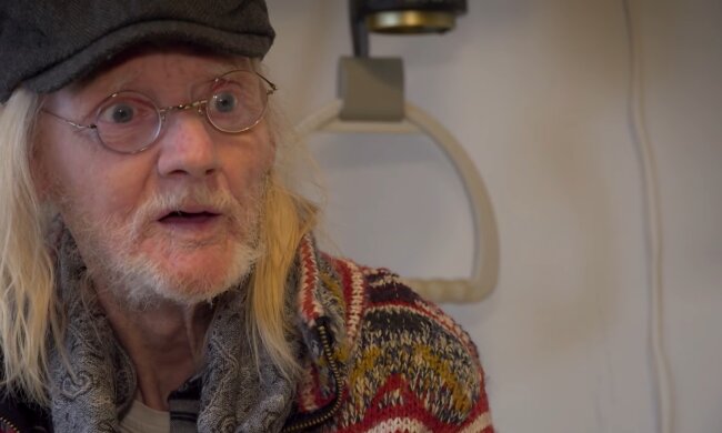 „Einsamkeit frisst mich auf – und niemand hält meine Hand“. Quelle: Youtube Screenshot