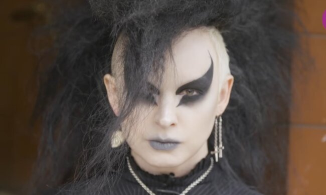 Die Göttin der Dunkelheit. Quelle: Youtube Screenshot