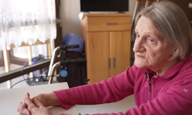 Brigitte lebt im Altersheim. Quelle: Youtube Screenshot