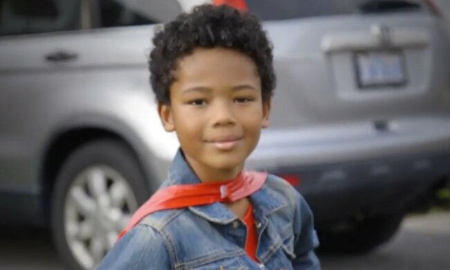 Junger Altruist. Quelle: Screenshot YouTube