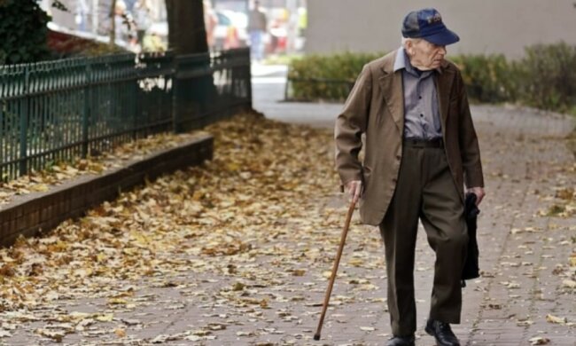 Für eine schöne Familientradition riskierte ein 93-jähriger Mann und ging in einen Laden während der Isolation