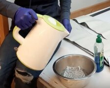 Es gab ein detailliertes Video darüber, wie man eine wiederverwendbare Maske einfach desinfiziert: Sie können Geld sparen und sich auf den Schutz verlassen