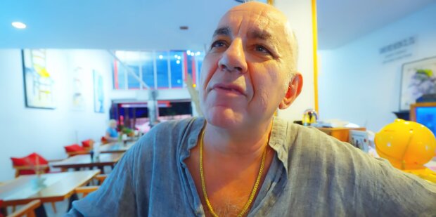 Kein Flug, kein Geld, kein Plan – mein Abenteuer wird zum Albtraum. Quelle: Youtube Screenshot