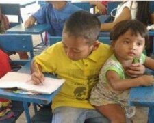 Er wollte die Schule nicht verpassen: Ein 7-jähriger Junge nahm seinen kleinen Bruder für einen Unterricht mit