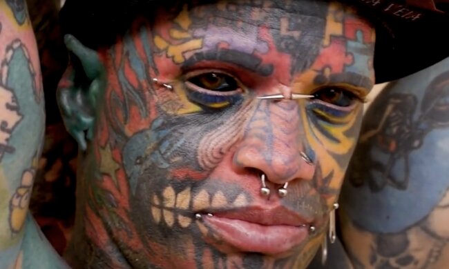 Tattooman. Quelle: Screenshot YouTube