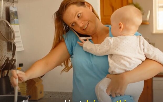 Eine Frau glaubt, dass sie für ihre Hausarbeit bezahlt werden sollte. Quelle: Screenshot YouTube