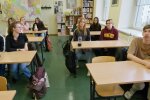 Handy weg, Hirn an. Quelle: Youtube Screenshot