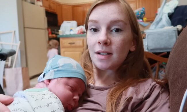 Mama mit dem Baby (Symbolbild). Quelle: Youtube Screenshot