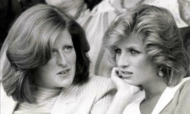 Diana mit ihrer älteren Schwester beim königlichen Empfang. Quelle: Screenshot YouTube