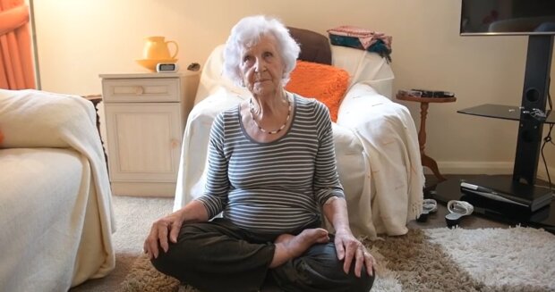 Eine 90-jährige Frau. Quelle: Youtube Screenshot