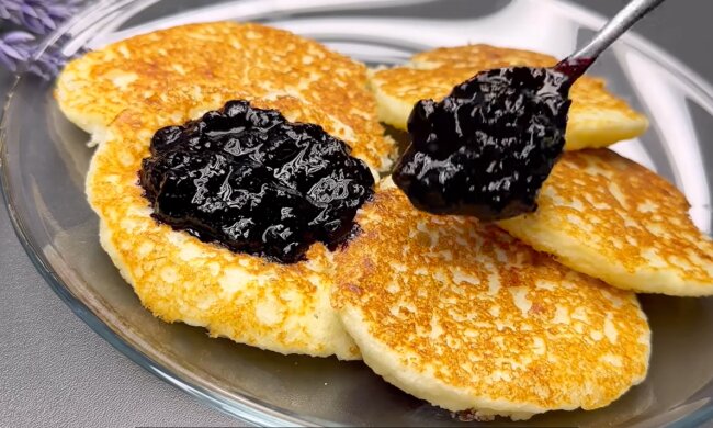 Pfannkuchen mit Beeren. Quelle: Youtube Screenshot
