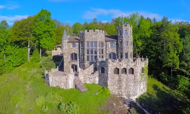 Highlands Castle. Quelle: YouTube Screenshot
