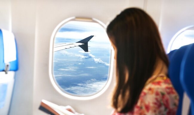 Experten erzählten, welche Leute Plätze an Fenstern in Flugzeugen bevorzugen