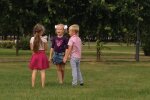 Kinder im Park (Symbolbild). Quelle: Yoututbe Screenshot
