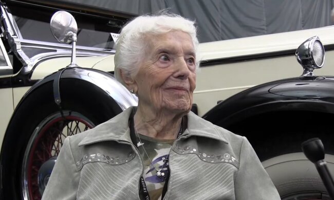 Eine bemerkenswerte Oma. Quelle: Youtube Screenshot