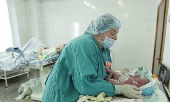 Das lang erwartete Baby. Quelle: Youtube Screenshot