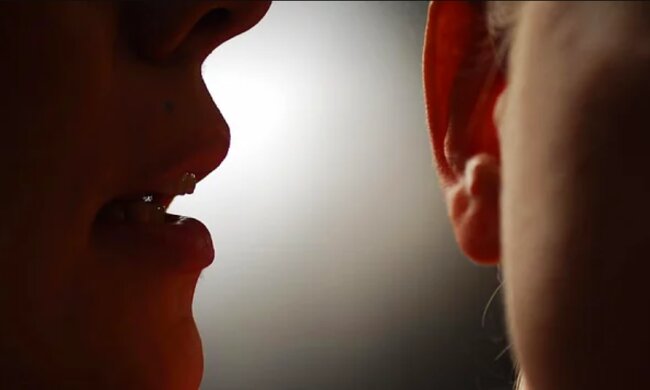 Wie hat eine Frau durch Flüstern fast 80.000 Euro verdient