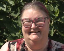 Simones Blick in eine unsichere Zukunft. Quelle: Youtube Screenshot