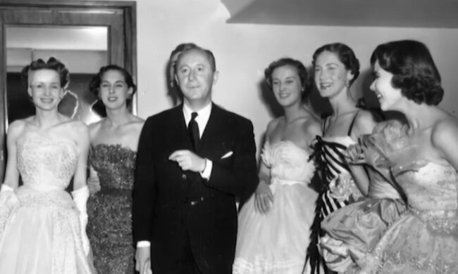 Elegante Mannequins, die Couturier motivieren. Quelle: Screenshot YouTube