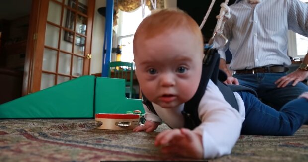 Baby mit Down-Syndrom. Quelle: Youtube Screenshot