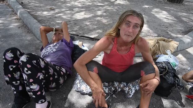 Eine 37-jährige Obdachlose. Quelle: Youtube Screenshot