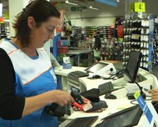 Der Alltag einer 36-jährigen Kassiererin. Quelle: Youtube Screenshot