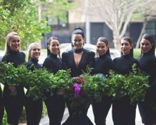 Sie verstieß gegen alle Stereotypen: Die Braut kam in einem schwarzen Kleid zur Hochzeit und war unglaublich schön