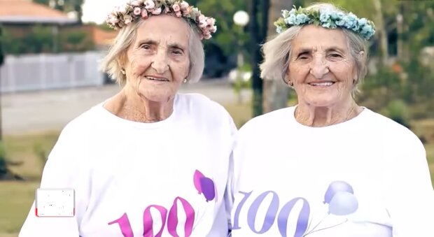 Zwillingsschwestern feiern ihr 100. Lebensjahr. Quelle: Youtube Screenshot