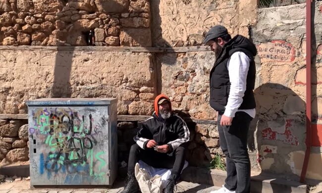 Ein Haarschnitt, der Leben verändert. Quelle: Youtube Screenshot