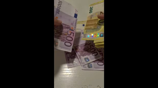 Frau hat mit einem Rubbellos eine große Summe Euro gewonnen, aber der Verkäufer ist mit ihrem Los abgehauen