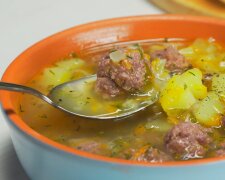 Suppe mit Fleischbällchen und Brokkoli: ein einfaches Rezept für ein leckeres Gericht